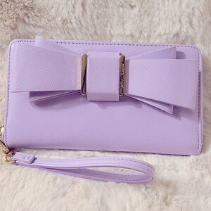 NWOT - BETSEY JOHNSON, VINYL, LILAC, CLUTCH WALLET